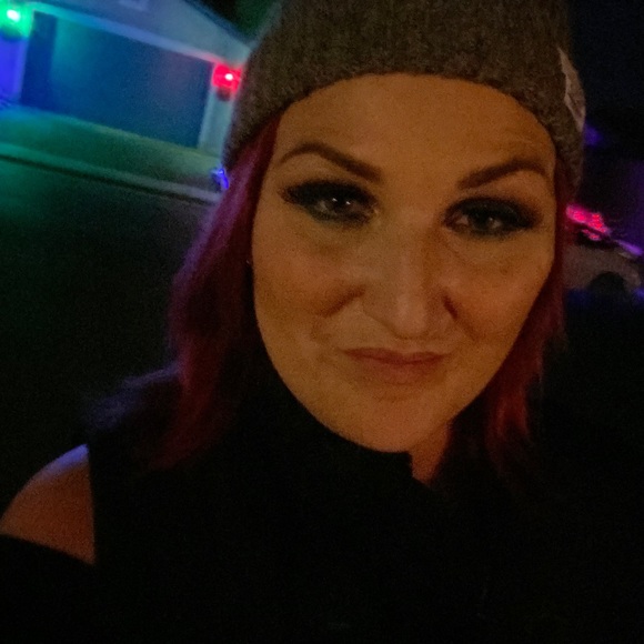 Meet your Posher, Kendra - Picture 1 of 1